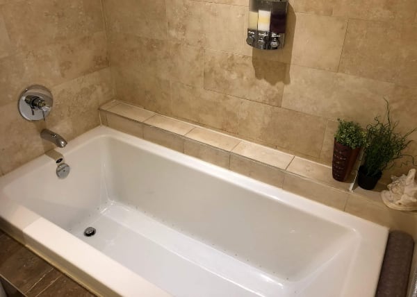 Large Air Jet Tub